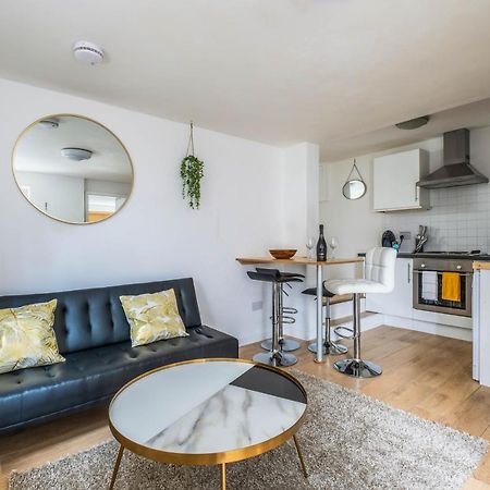 Cosy Flat In Free Parking Area, Next To Bus Stop Brighton Exterior photo