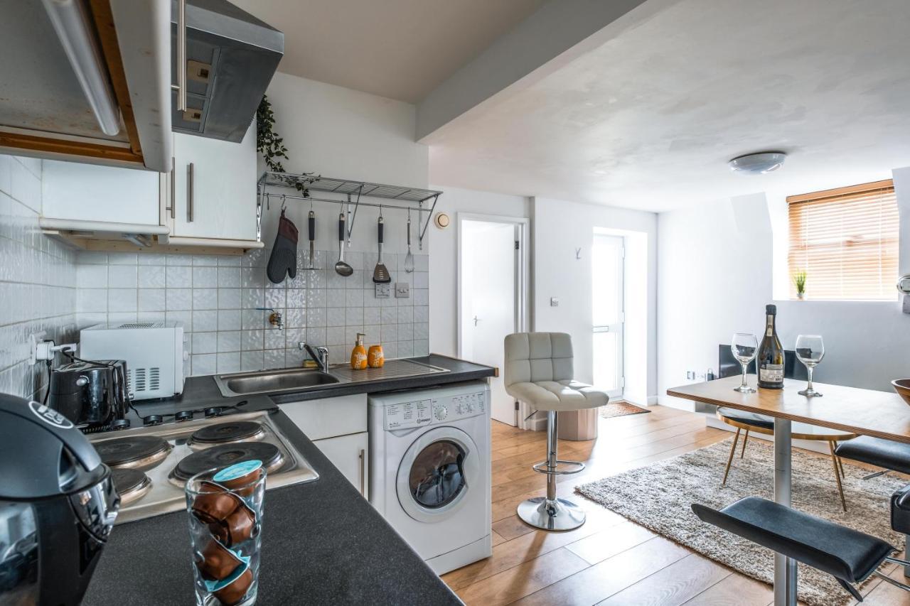 Cosy Flat In Free Parking Area, Next To Bus Stop Brighton Exterior photo